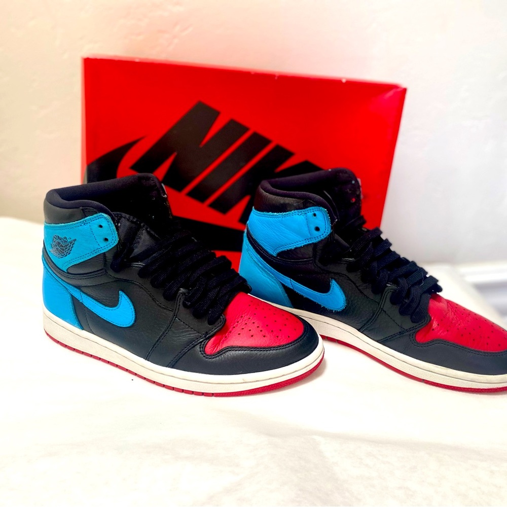100% Authentic and a lot of heel drag, slight stains